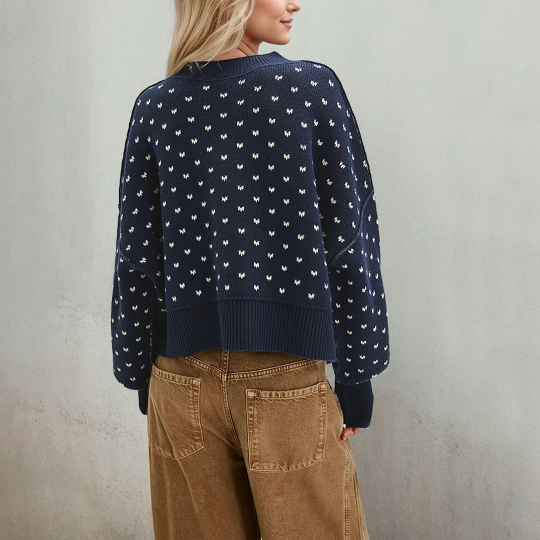 Round neck knitted sweater short loose heart-shaped pullover sweater