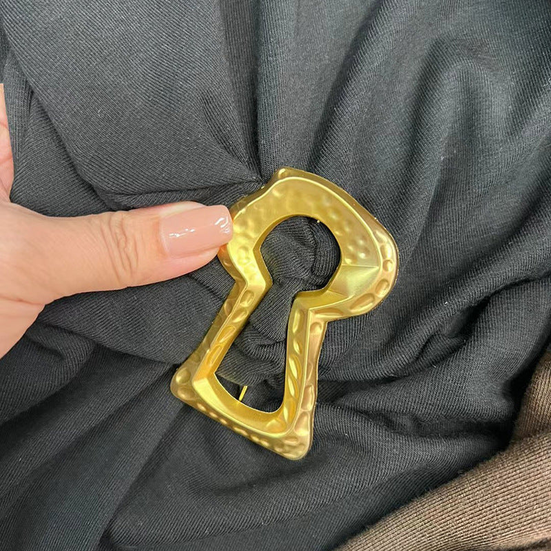 Metal decorative twisted long sleeves